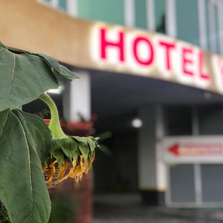 Yal Hotel & Restaurant Tetovo Bagian luar foto